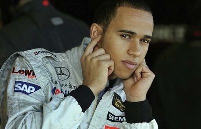 Lewis Hamilton kupiony przez EA
