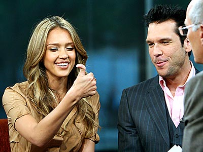 Microsoft rozda karty pamięci i sprzeda taniej dyski