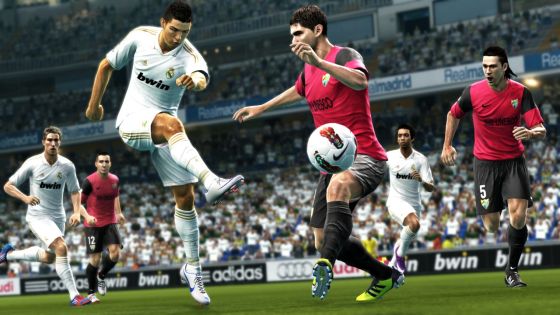 Pro Evolution Soccer 2013 - pierwsze szczegóły na temat darmowych DLC