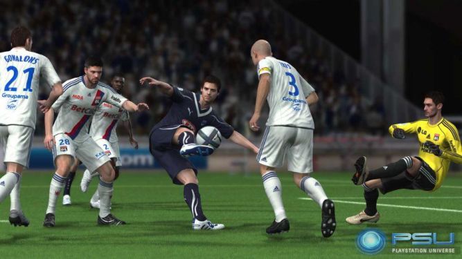 Podbramkowe sytuacje na nowych screenach z FIFA 11