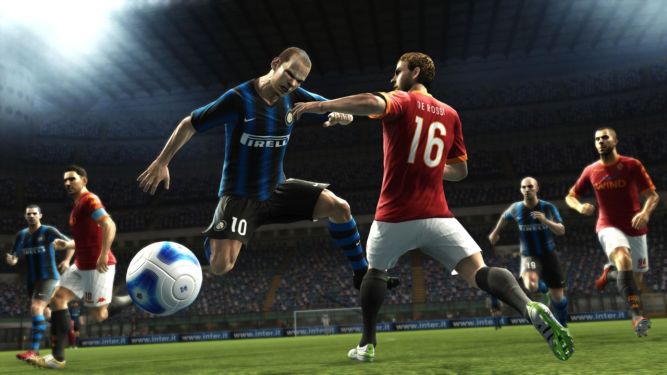 Piłkarskie gwiazdy na pierwszych screenach z Pro Evolution Soccer 2012