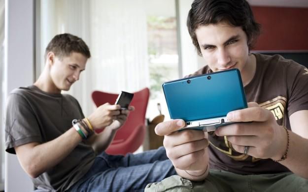 Jak Nintendo 3DS radzi sobie rok po swojej premierze? Zadziwiająco dobrze!