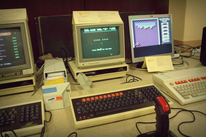 Dawne Komputery i Gry, czyli coś dla miłośników komputerów i konsol z lat 70', 80' i 90'