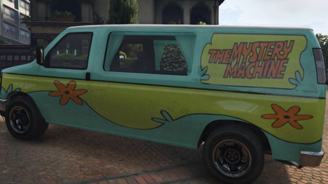 W GTA V Chop może sterować Wehikułem Tajemnic ze Scooby Doo