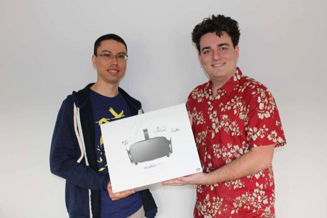 Pierwsze egzemplarze Oculus Rift wysyłane do klientów, jednego z nich odwiedził sam Palmer Luckey