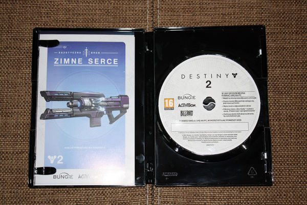 Destiny 2 na PC z płytą wykonaną z papieru
