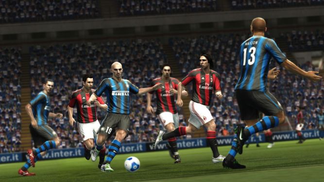 Zatrzęsienie materiałów z Pro Evolution Soccer 2012